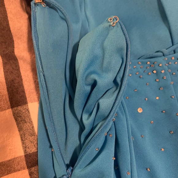 Formal/Prom Dress size 4, Caribbean Aqua, sequence & beads - Picture 5 of 8